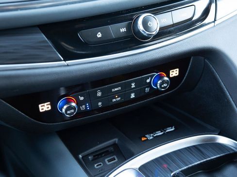 Used 2024 Buick Enclave Premium image 14