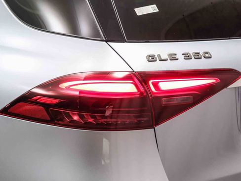 Used 2025 Mercedes-Benz GLE 350 4MATIC image 7