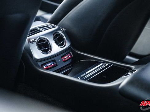 Used 2019 Rolls-Royce Wraith RWD image 28