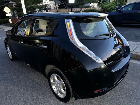 Used 2015 Nissan Leaf SV FWD image 5