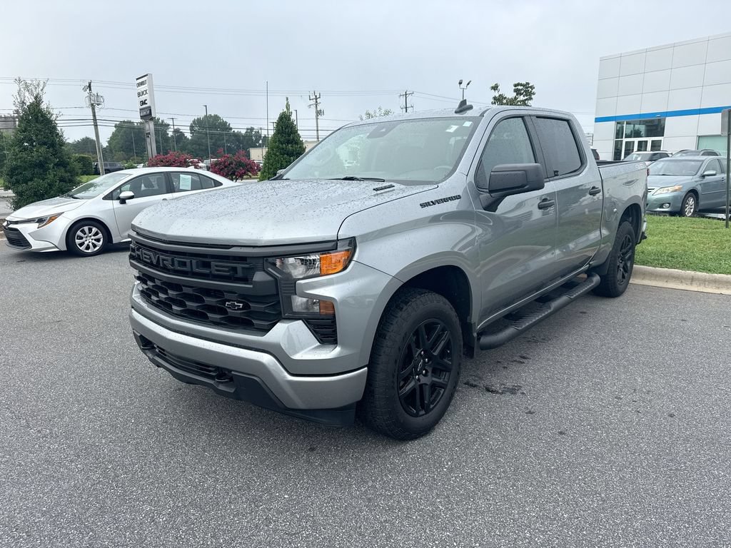 Used 2025 Chevrolet Silverado 1500 Custom w/ Turbomax Blackout Package AWD/4WD image 3