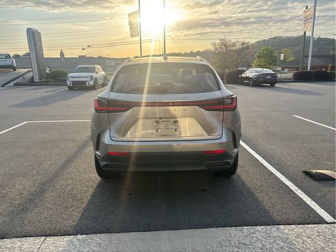 Used 2023 Lexus NX 250 FWD w/ Towing Package (2000 Lbs) image 4