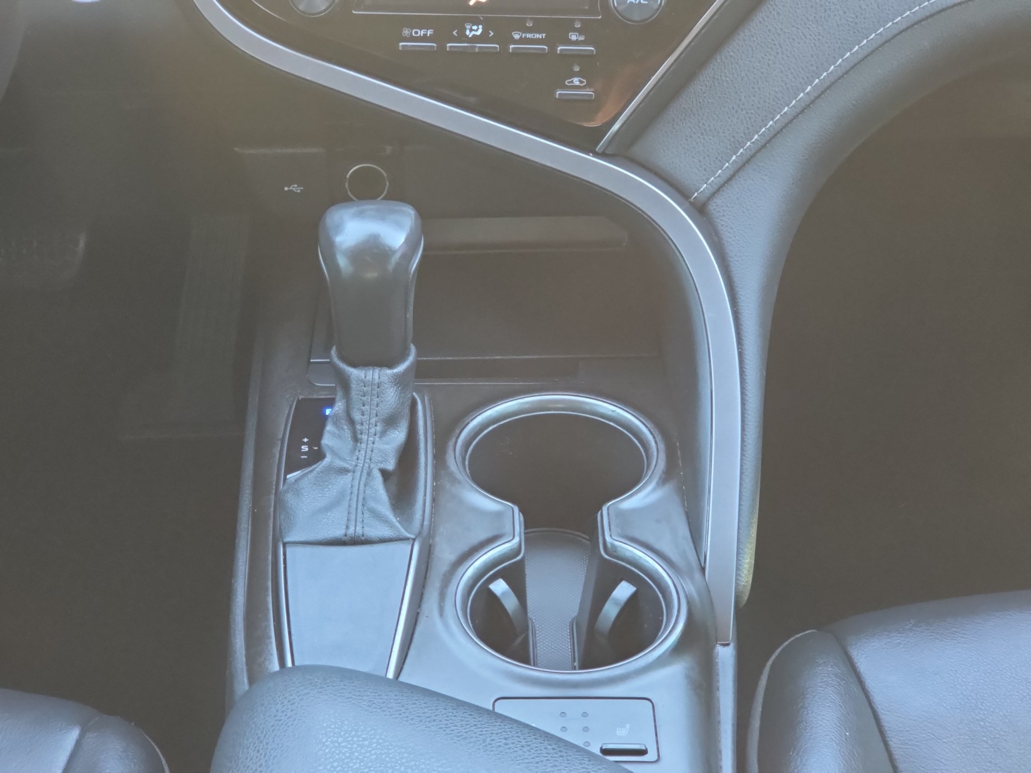 Certified 2021 Toyota Camry SE w/ Cold Weather Package FWD image 23
