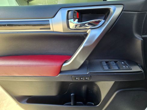 Used 2022 Lexus GX 460 Premium w/ Accessory Package image 14