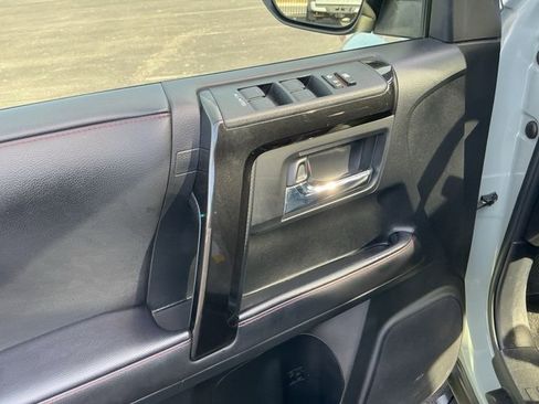 Used 2022 Toyota 4Runner TRD Off-Road Premium image 10