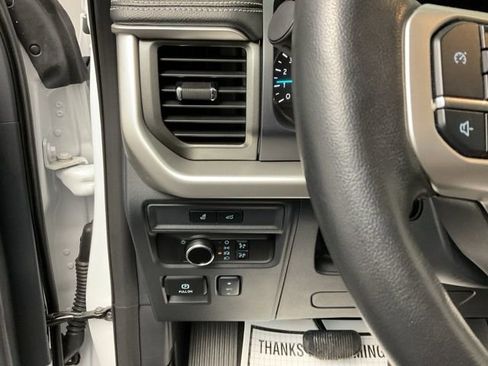 Used 2024 Ford Expedition XLT image 15