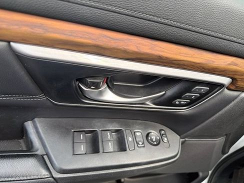Used 2018 Honda CR-V Touring image 11