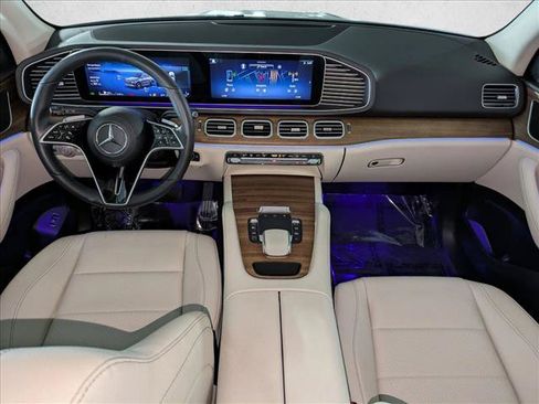Certified 2025 Mercedes-Benz GLE 350 4MATIC w/ Winter Package image 18