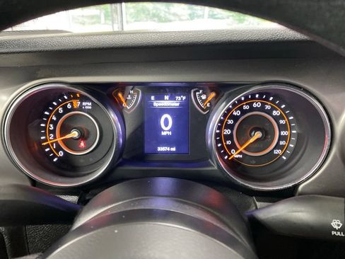 Used 2019 Jeep Wrangler Sport AWD/4WD image 5