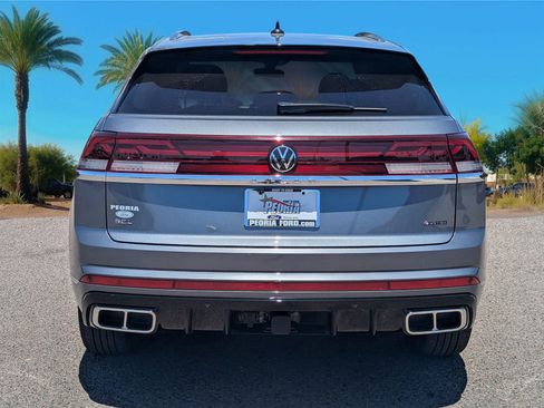 Used 2024 Volkswagen Atlas Cross Sport SEL R-Line AWD/4WD image 4