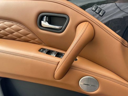Certified 2023 INFINITI QX80 Sensory w/ All-Season Package AWD/4WD image 17