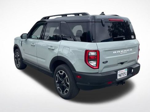 Used 2022 Ford Bronco Sport Outer Banks w/ Tech Package AWD/4WD image 3