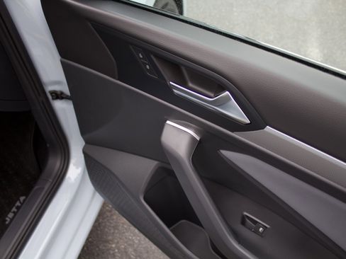 New 2026 Volkswagen Jetta SE image 32