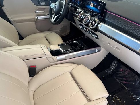 Used 2021 Mercedes-Benz GLB 250 image 17