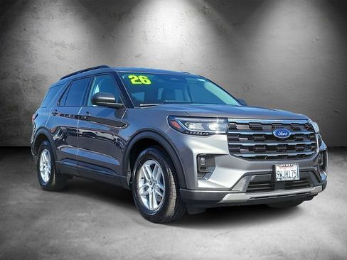 Used 2026 Ford Explorer Active w/ Active Comfort Package RWD image 2