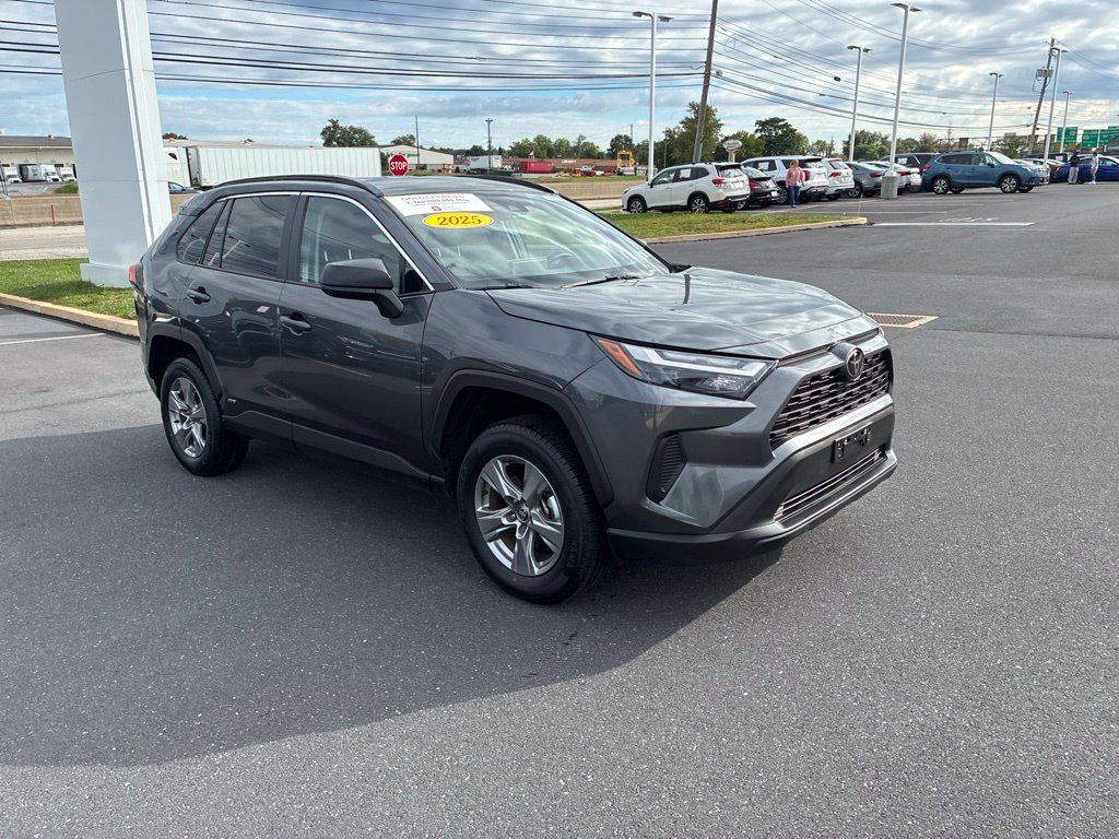 Used 2025 Toyota RAV4 LE AWD/4WD image 2
