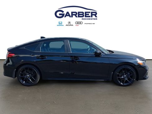 Used 2023 Honda Civic Sport image 9