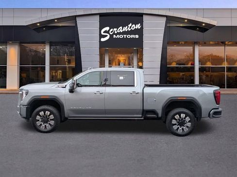 Used 2024 GMC Sierra 2500 Denali w/ Denali Reserve Package AWD/4WD image 2