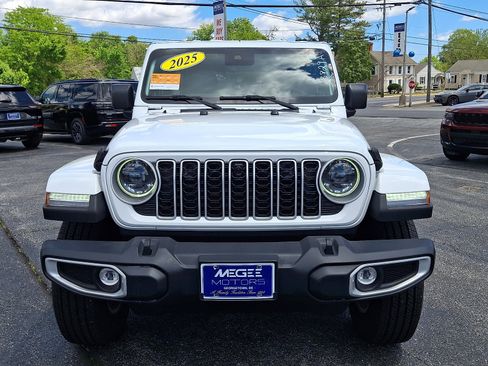 Certified 2025 Jeep Wrangler Unlimited Sahara AWD/4WD image 2