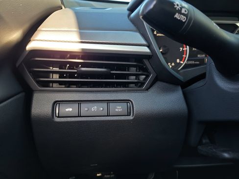 Used 2024 Nissan Altima 2.5 SR FWD image 24