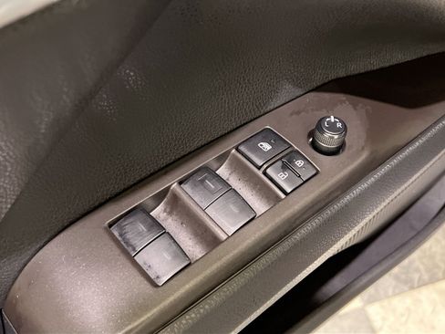 Used 2022 Toyota Camry LE image 29