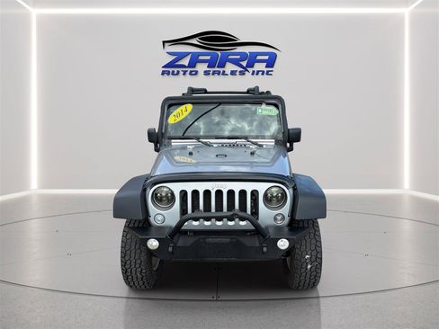 Used 2014 Jeep Wrangler Unlimited Rubicon w/ Connectivity Group AWD/4WD image 10
