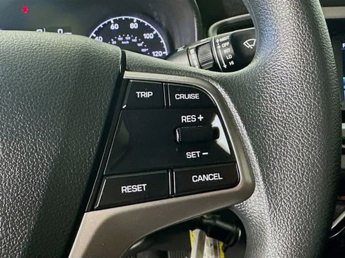 Used 2022 Hyundai Accent SE FWD image 9