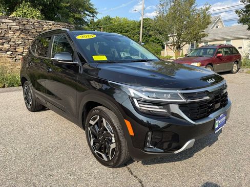 Certified 2024 Kia Seltos SX w/ SX Sunroof Package AWD/4WD image 9