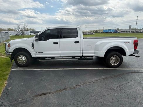 Used 2021 Ford F350 XLT AWD/4WD image 2