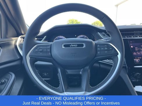 New 2025 Jeep Grand Cherokee L Laredo w/ Trailer Tow Package image 11