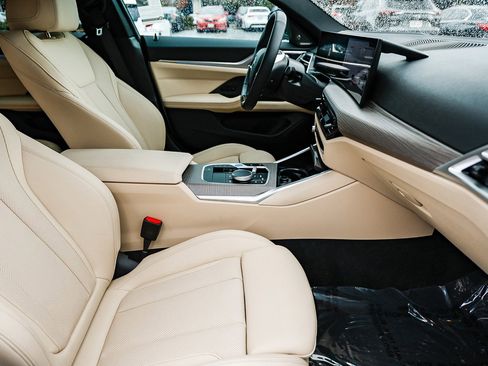 Used 2025 BMW i4 eDrive40 w/ Premium Package image 17