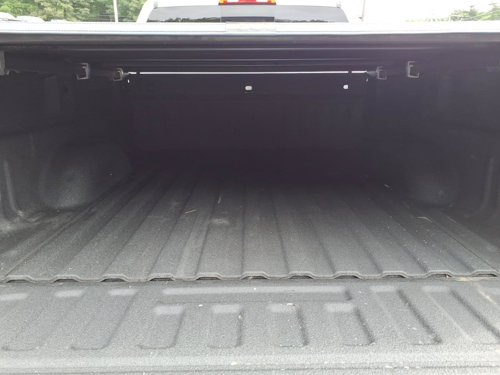 Used 2018 GMC Sierra 1500 SLE w/ SLE Value Package AWD/4WD image 6