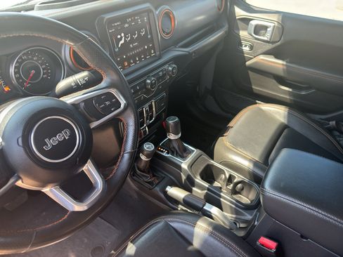 Used 2022 Jeep Gladiator Mojave w/ Cold Weather Group AWD/4WD image 10