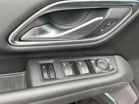 Used 2022 GMC Yukon SLT w/ SLT Luxury Package image 11