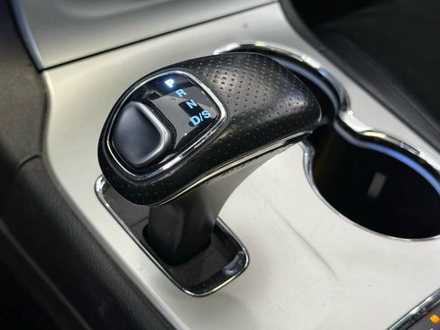 Used 2015 Jeep Grand Cherokee SRT AWD/4WD image 17