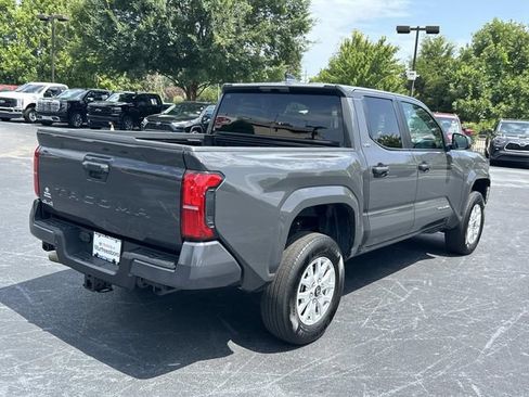 Used 2025 Toyota Tacoma SR5 AWD/4WD image 4