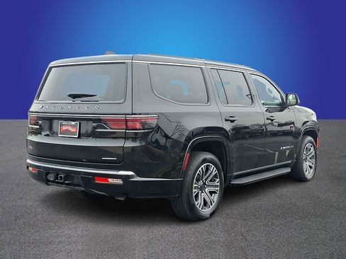 Used 2024 Jeep Wagoneer Series II image 6