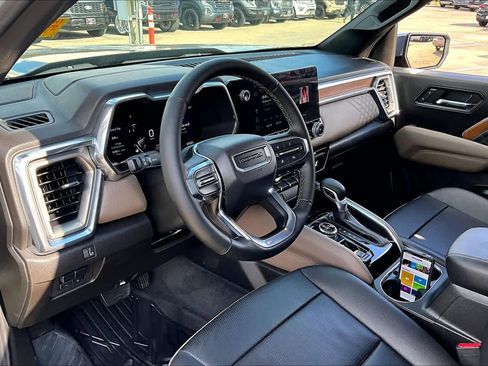 Certified 2023 GMC Canyon Denali w/ Denali Black Edition image 17