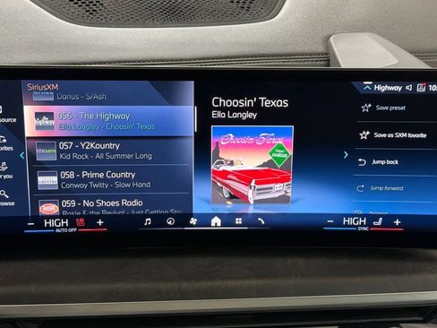 Used 2024 BMW X7 xDrive40i w/ Executive Package image 18