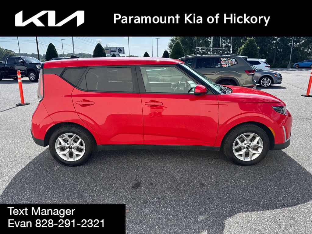 Used 2023 Kia Soul LX w/ LX Technology Package FWD image 5