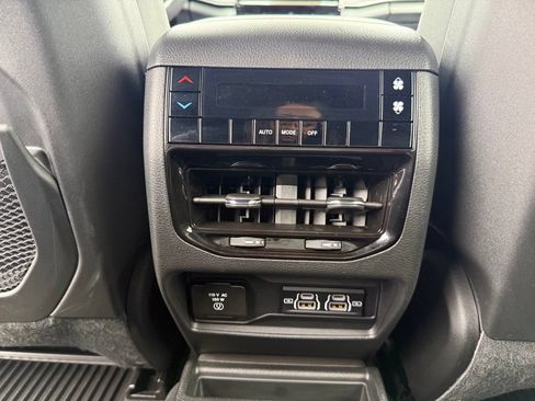 Used 2025 Jeep Grand Cherokee L Laredo w/ Luxury Tech Group I AWD/4WD image 13