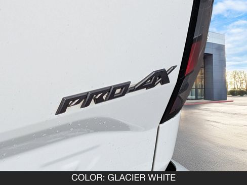 Certified 2023 Nissan Frontier PRO-4X w/ Technology Package image 12