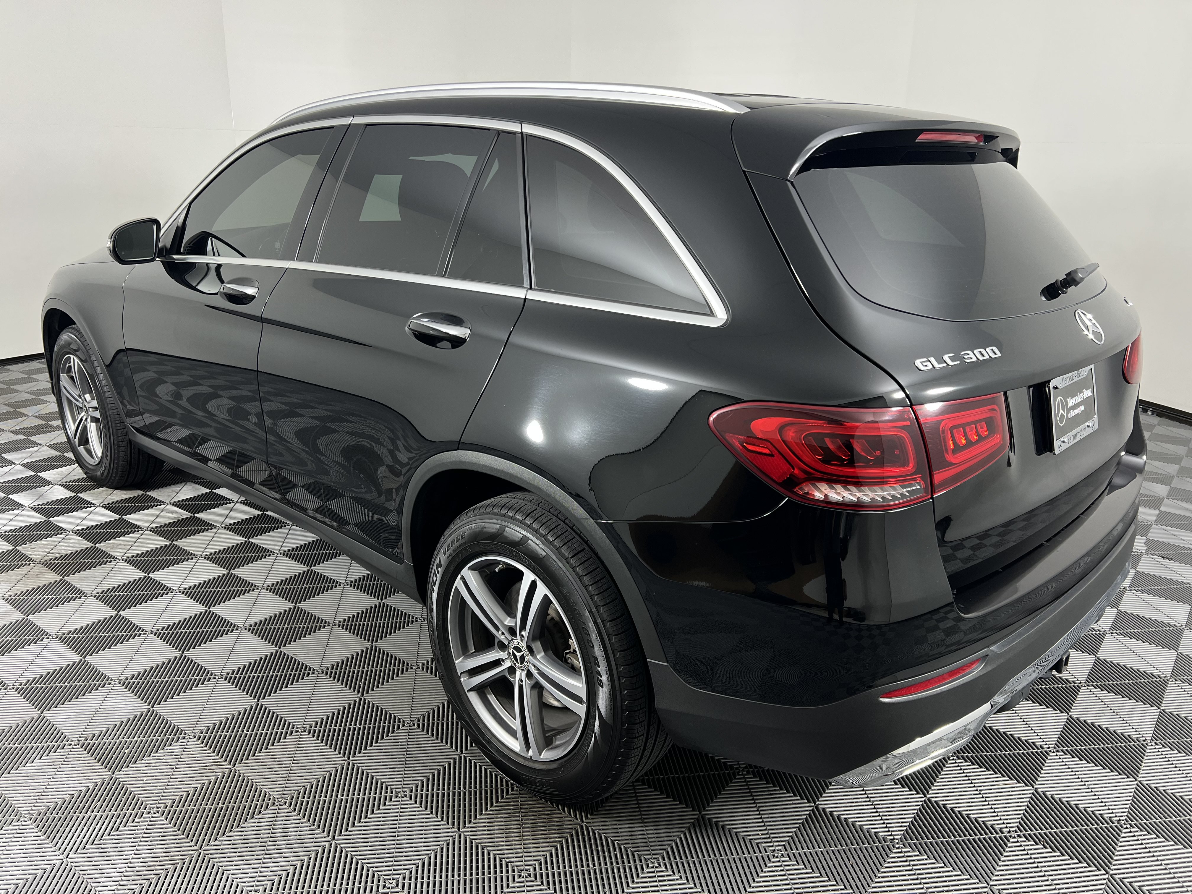 Used 2020 Mercedes-Benz GLC 300 4MATIC image 10