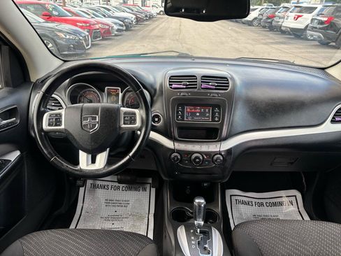 Used 2017 Dodge Journey SE w/ Flexible Seating Group FWD image 21