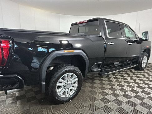 Used 2020 GMC Sierra 3500 Denali w/ Denali Ultimate Package AWD/4WD image 3