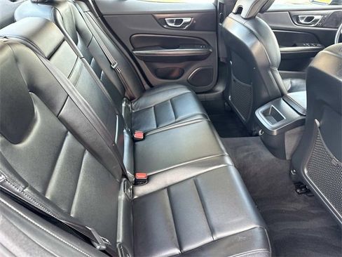 Used 2019 Volvo S60 T6 Momentum w/ Multimedia Package image 27