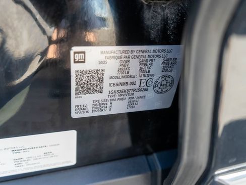 Used 2026 GMC Yukon Denali Ultimate AWD/4WD image 32