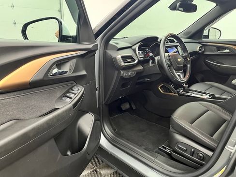 Used 2023 Chevrolet TrailBlazer ACTIV w/ Convenience Package AWD/4WD image 16