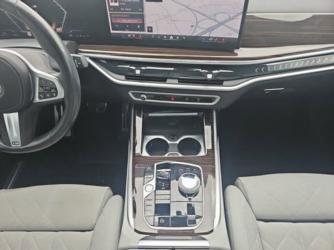 Used 2024 BMW X7 xDrive40i w/ Executive Package image 11