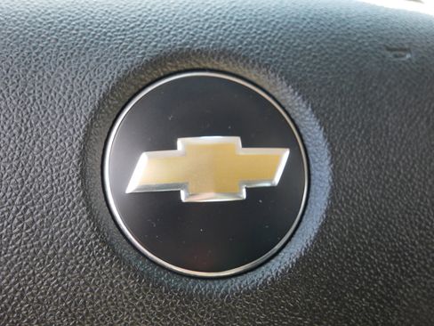 Used 2009 Chevrolet Traverse LT FWD image 33